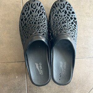Dansko Pippa Clogs Laser Cut Out Rose Rubber in Black size 40